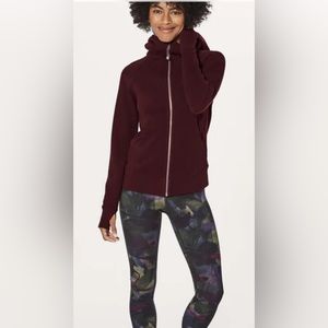 Lululemon Athletica Womens Scuba Hoodie IV Size 4 Garnet